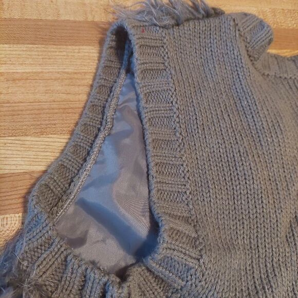 Woman's Small Vest  - Picture 10 of 15